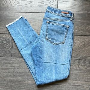 Pilcro and the letterpress mid rise skinny jeans size 28